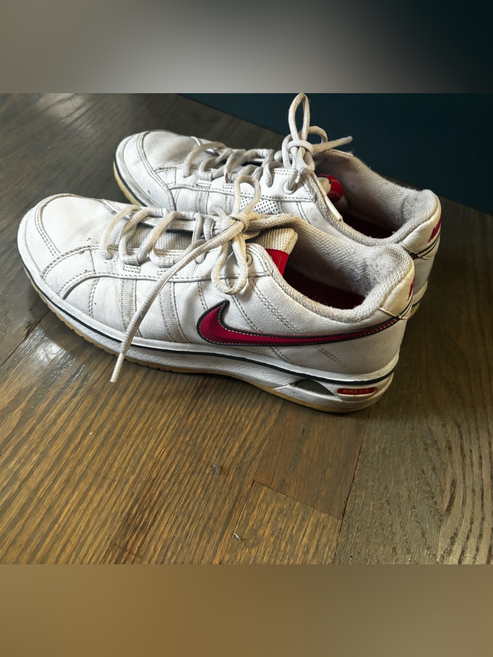 Nike Air trainers white red tennis shoes women’s size 8